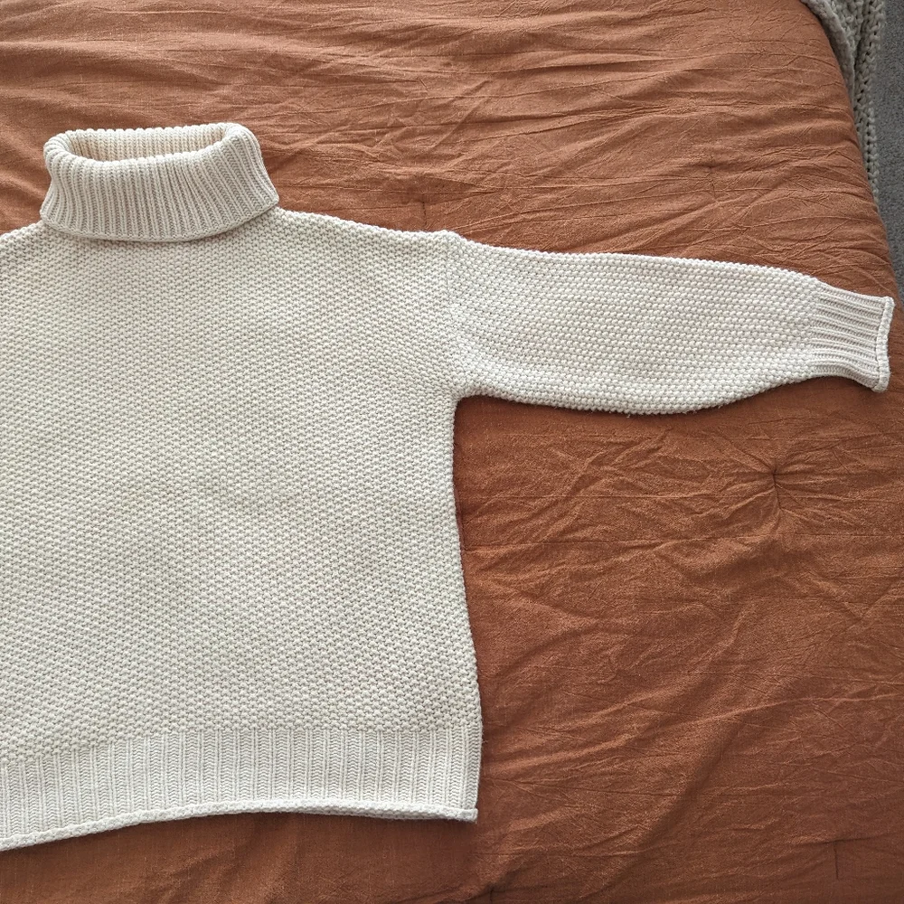 Cream sweater - Picture 5 of 10